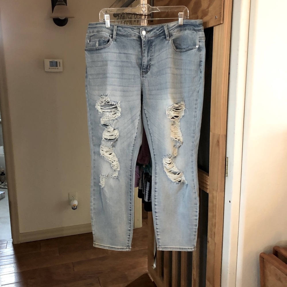 Judy Blue super soft distressed jeans, boyfriend fit